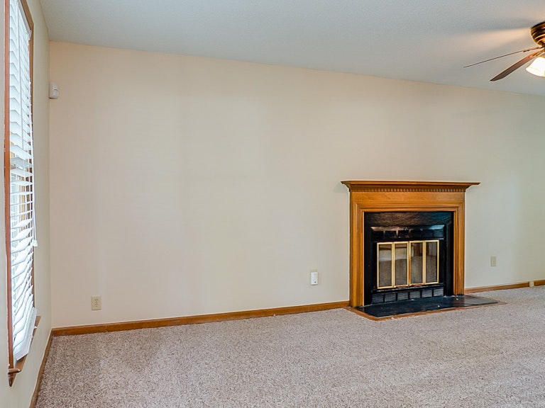 Photo 4 of 22 - 612 Sanderson Dr, Durham, NC 27704