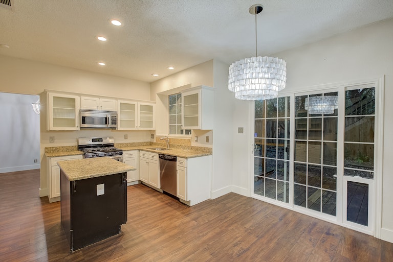 Photo 18 of 34 - 1110 Red Bird Dr, Cedar Park, TX 78613