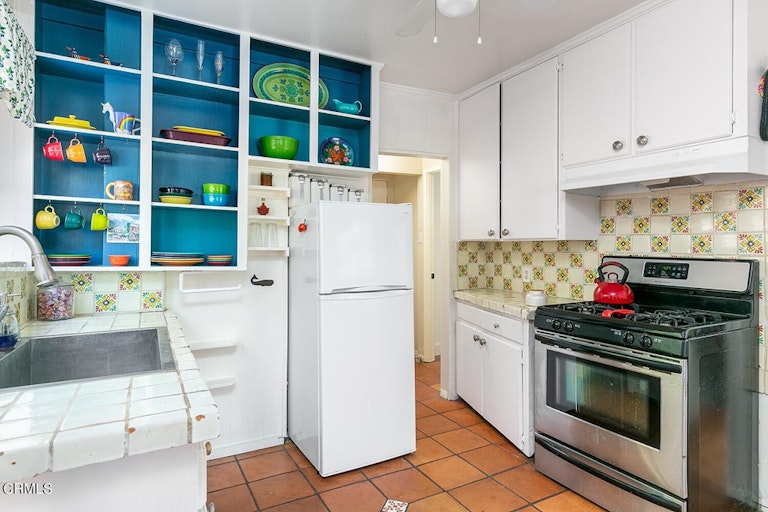 Photo 10 of 29 - 6214 Springvale Dr, Los Angeles, CA 90042