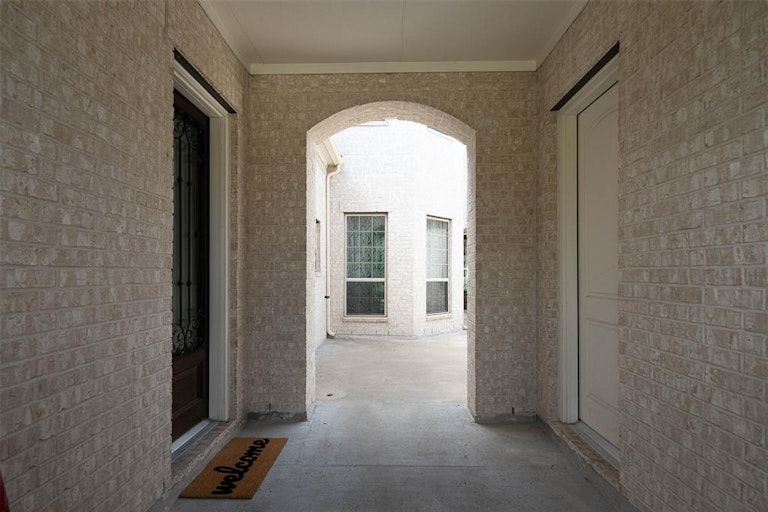 Photo 7 of 48 - 6339 Windermere Park Ln, Sugar Land, TX 77479