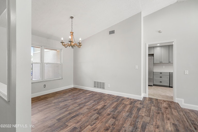 Photo 8 of 27 - 852 Maplewood Ln, Orange Park, FL 32065