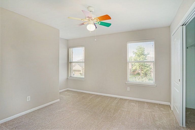 Photo 11 of 17 - 1315 Lucas St, Pearland, TX 77581