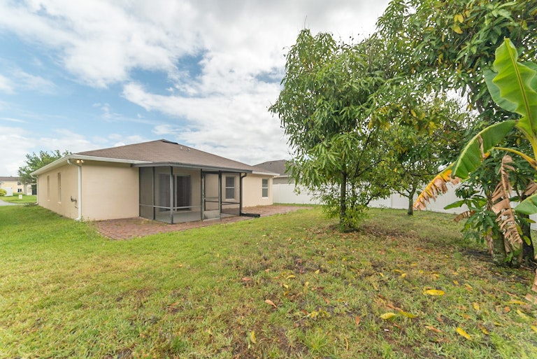 Photo 5 of 19 - 226 Windrose Dr, Orlando, FL 32824