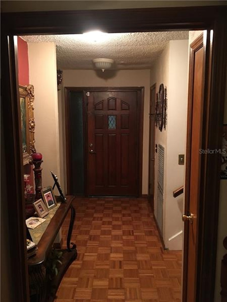 Photo 8 of 22 - 6111 Yates Rd, Lakeland, FL 33811