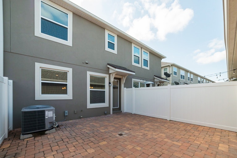 Photo 5 of 18 - 8534 Vedder Ln, Orlando, FL 32832