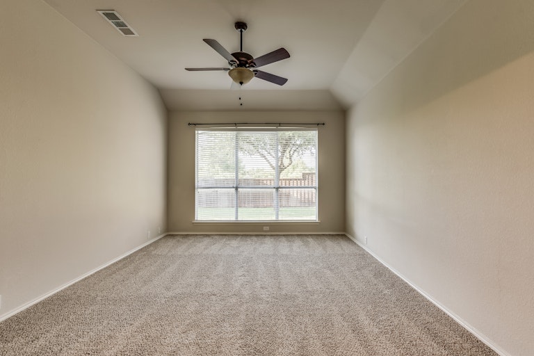 Photo 16 of 32 - 460 Fremont Dr, Rockwall, TX 75087