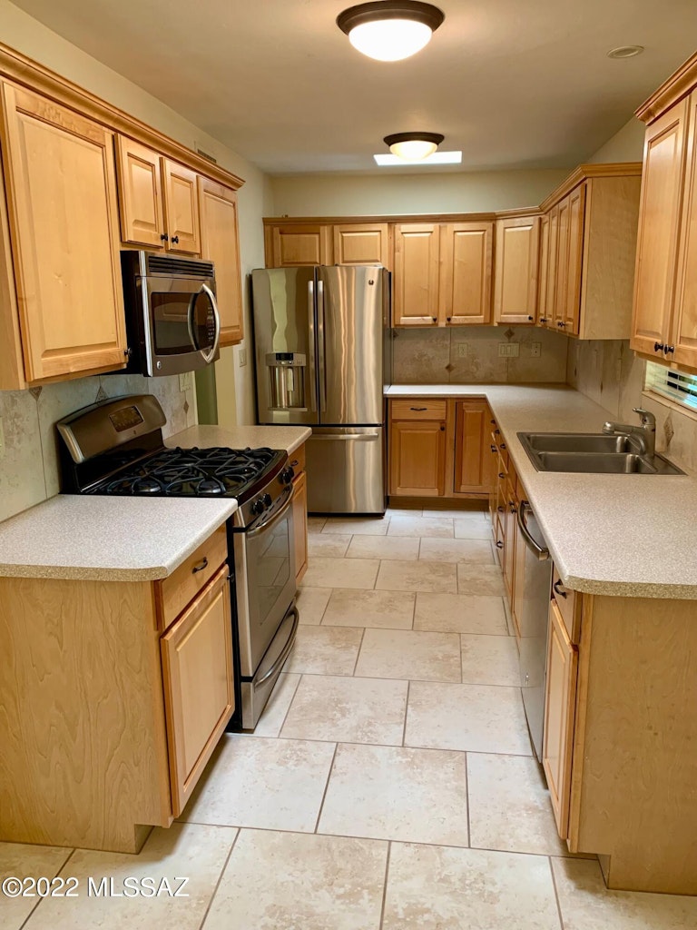 Photo 4 of 28 - 4765 E Montecito St, Tucson, AZ 85711