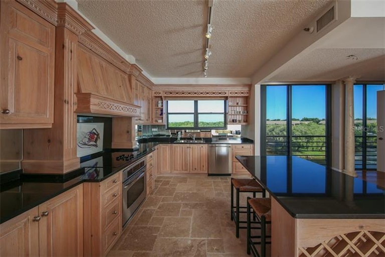 Photo 8 of 25 - 5408 Eagles Point Cir #203, Sarasota, FL 34231