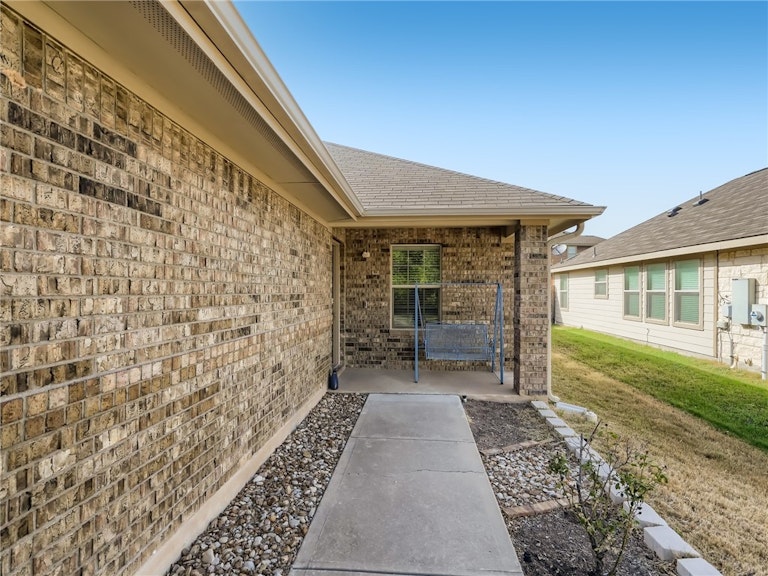 Photo 3 of 28 - 604 Mourning Dove Ln, Leander, TX 78641