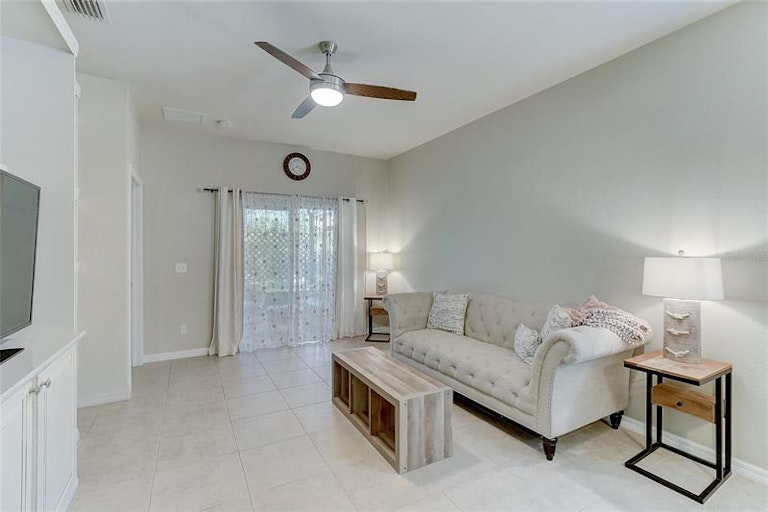 Photo 7 of 51 - 11815 Tempest Harbor Loop, Venice, FL 34292