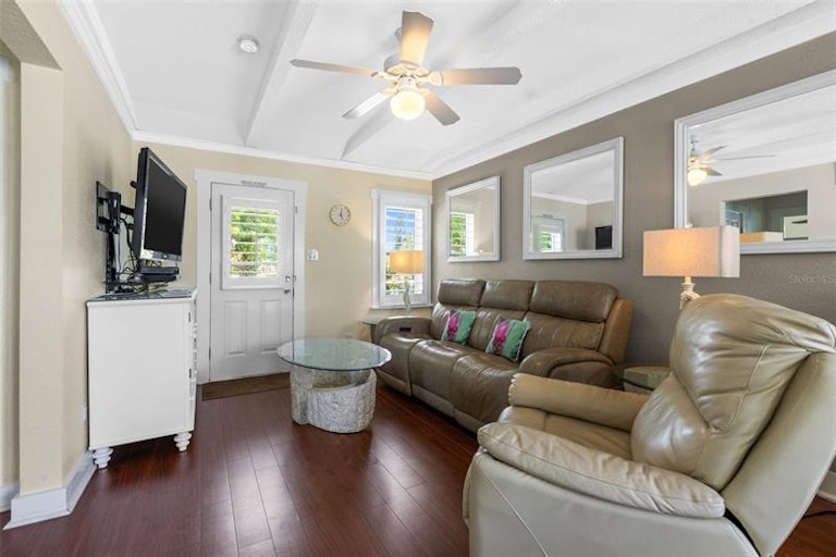 Photo 28 of 52 - 12400 Gulf Blvd #1, Saint Petersburg, FL 33706