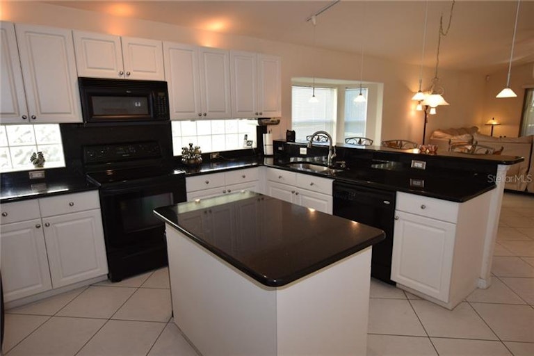 Photo 7 of 25 - 13908 Budworth Cir, Orlando, FL 32832