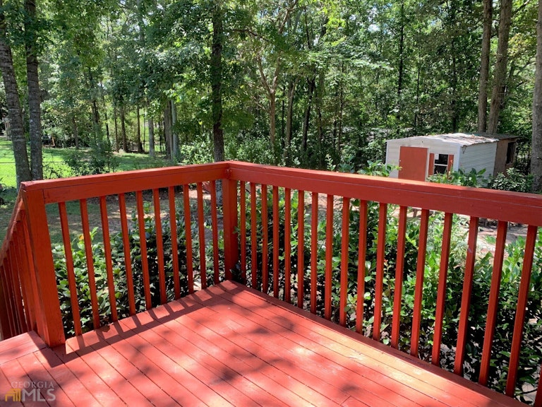 Photo 10 of 43 - 2761 Hickory Trl, Snellville, GA 30078