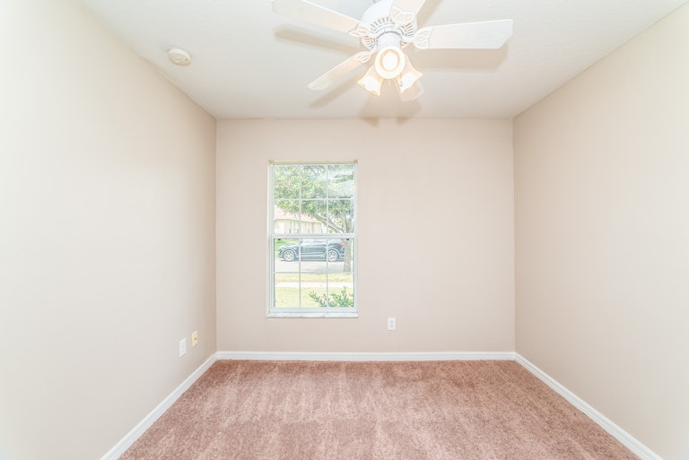 Photo 16 of 20 - 14746 Royal Poinciana Dr, Orlando, NC 32828