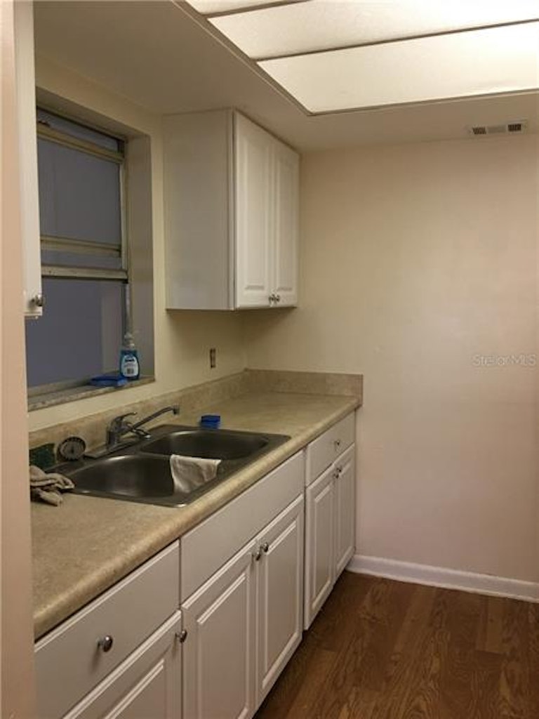 Photo 6 of 18 - 6523 S Himes Ave, Tampa, FL 33611