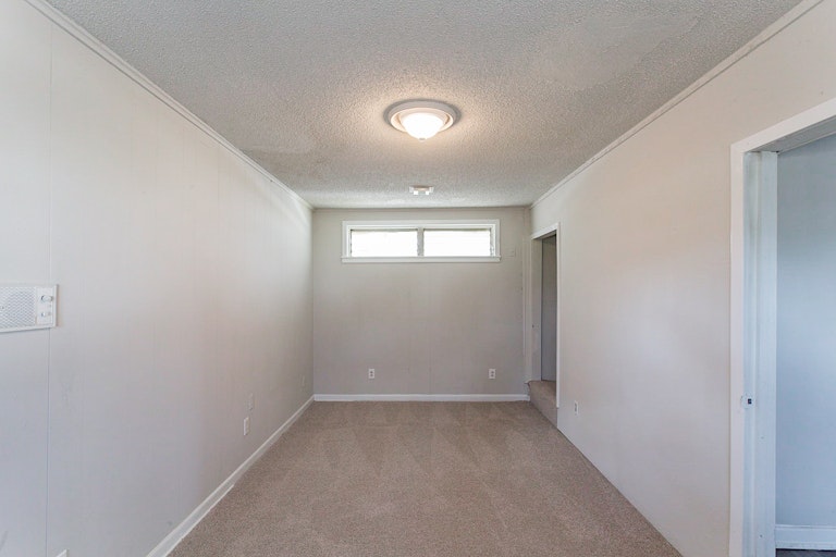 Photo 13 of 18 - 343 Surrells Ave, San Antonio, TX 78228