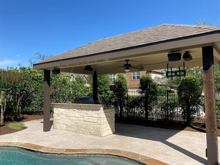 Photo 9 of 43 - 91 Hearthshire Cir, Magnolia, TX 77354