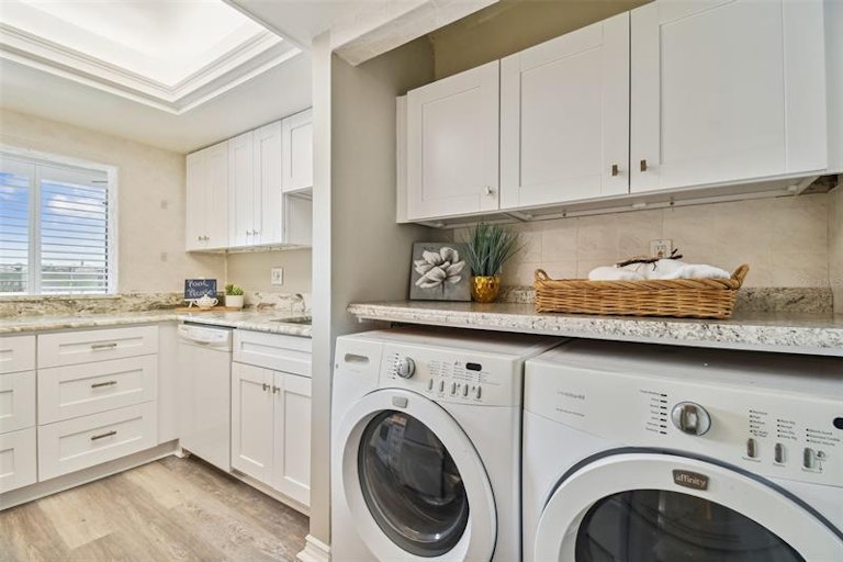 Photo 10 of 45 - 1 Windrush Blvd #5, Indian Rocks Beach, FL 33785