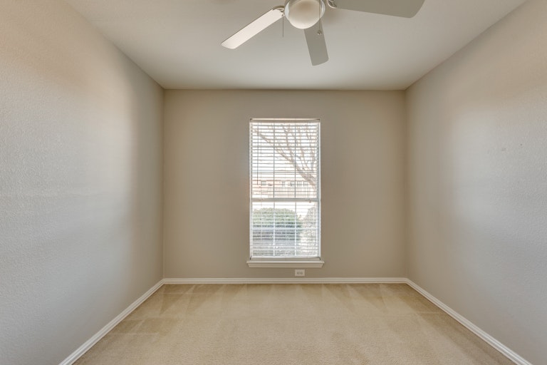 Photo 21 of 25 - 1409 Turtle Cove Dr, Little Elm, TX 75068