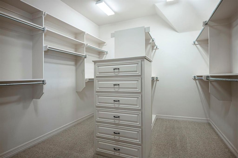 Photo 21 of 40 - 6624 Sondra Dr, Dallas, TX 75214