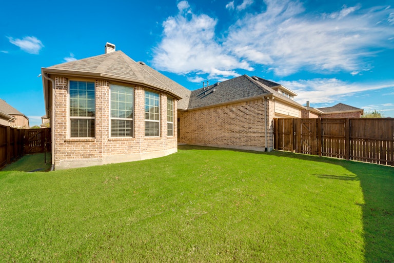 Photo 6 of 26 - 2004 Brandiles Dr, The Colony, TX 75056