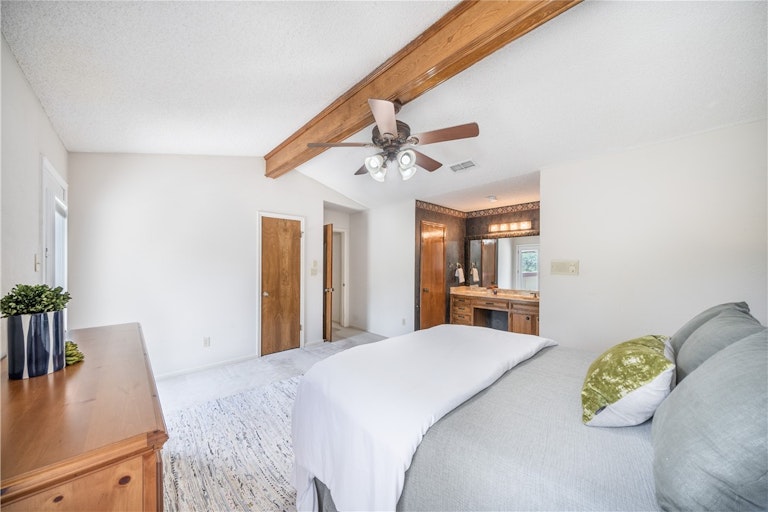 Photo 15 of 37 - 1501 Wilson Heights Dr, Austin, TX 78746