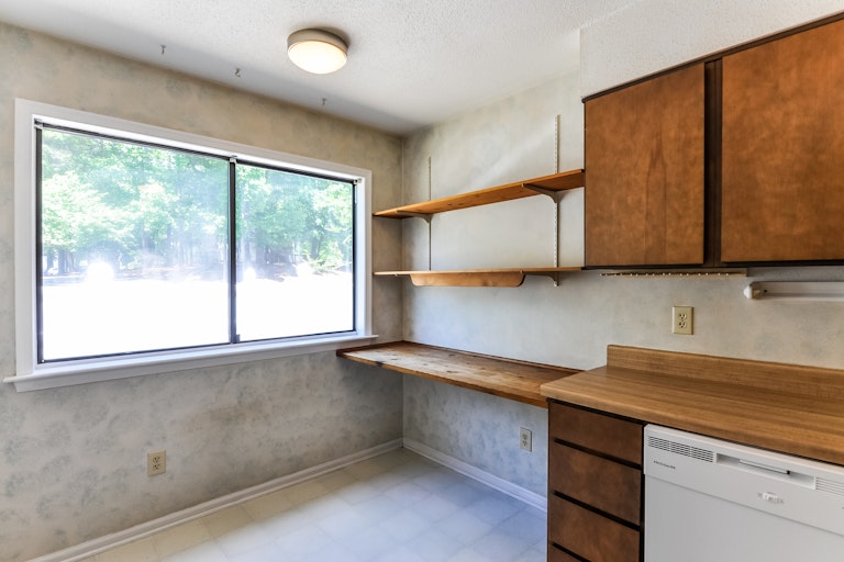 Photo 11 of 25 - 7265 Sandy Creek Dr, Raleigh, NC 27615