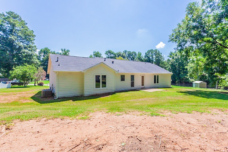 Photo 21 of 26 - 11673 Matthews Trl, Hampton, GA 30228