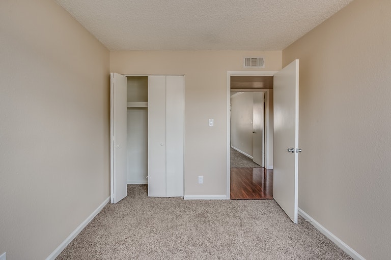 Photo 21 of 31 - 2734 W Charleston Ave, Phoenix, AZ 85053