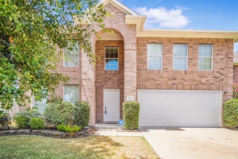 Photo 4 of 42 - 403 Mystic Glen Loop, Kingwood, TX 77339