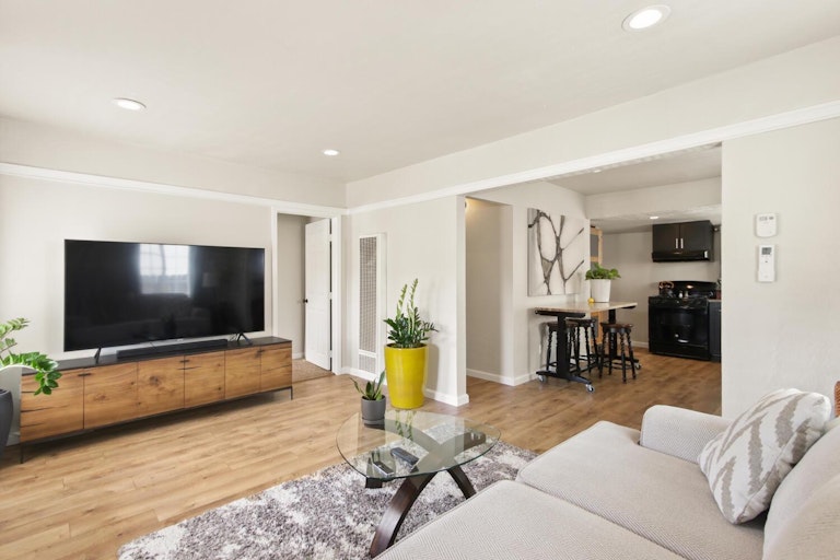 Photo 8 of 36 - 3808 32nd St, Sacramento, CA 95820