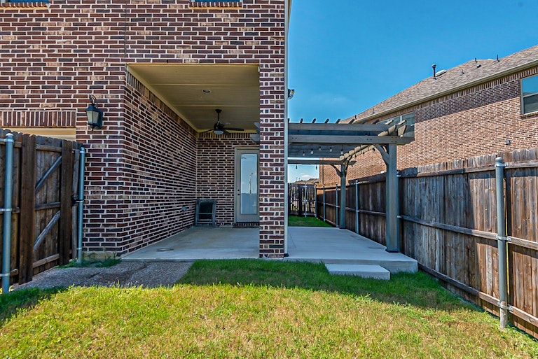 Photo 7 of 27 - 5220 Soren St, Irving, TX 75038