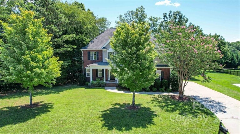 Photo 10 of 40 - 108 N Gibbs Rd, Mooresville, NC 28117
