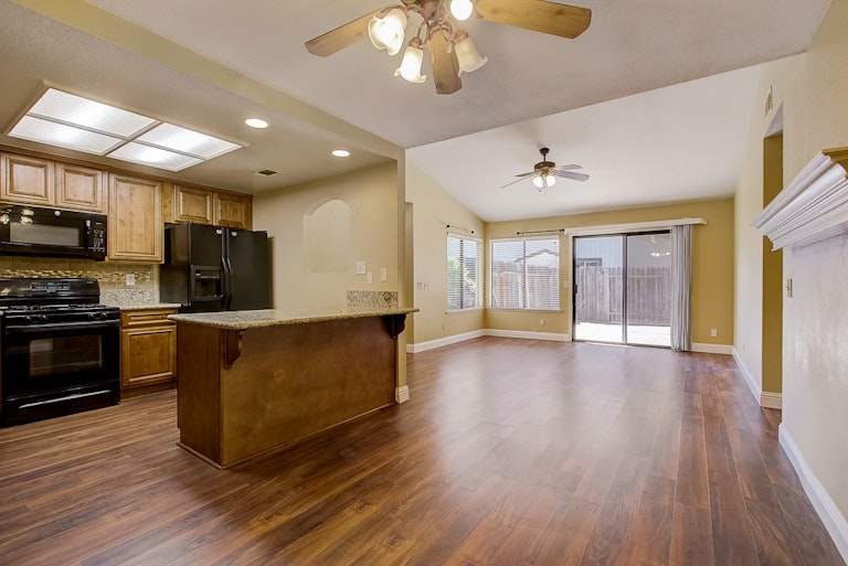 Photo 18 of 32 - 6025 Thornwood Dr, Loomis, CA 95650