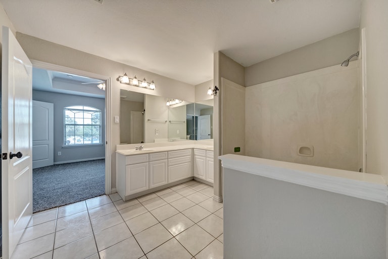 Photo 28 of 32 - 1105 NW Renfro St, Burleson, TX 76028