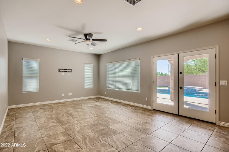 Photo 6 of 28 - 2773 E Runaway Bay Pl, Gilbert, AZ 85298