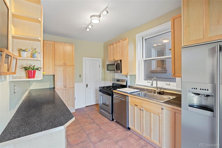 Photo 15 of 35 - 1359 Steele St, Denver, CO 80206