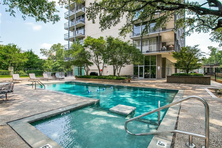 Photo 23 of 32 - 3310 Fairmount St #15C, Dallas, TX 75201