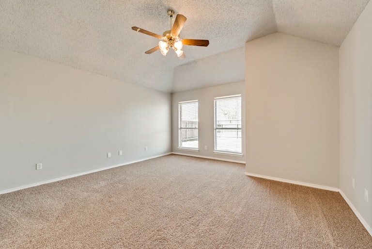 Photo 19 of 28 - 2705 Granite Ave, Sachse, TX 75048