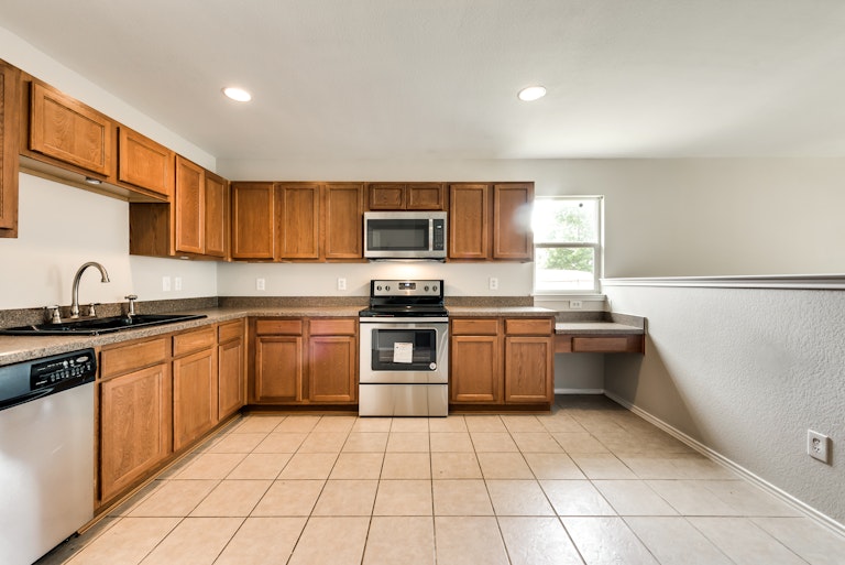Photo 5 of 37 - 12823 Serenity Dr, Frisco, TX 75035