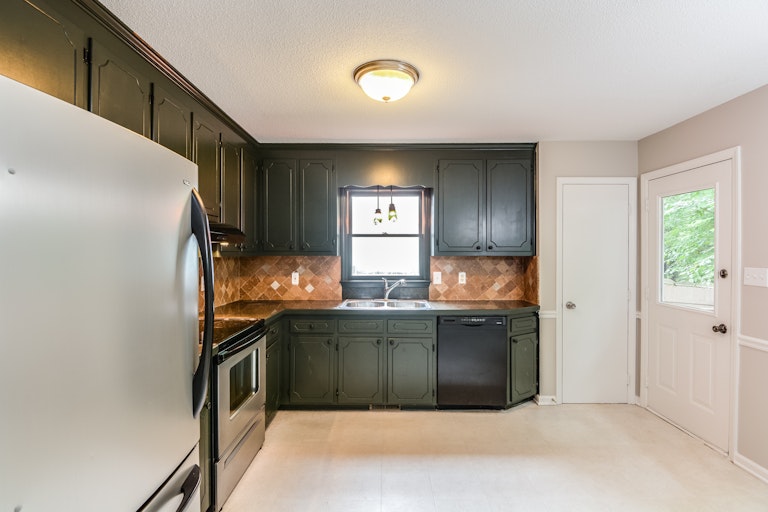 Photo 2 of 11 - 4221 Timberbrook Dr, Raleigh, NC 27616