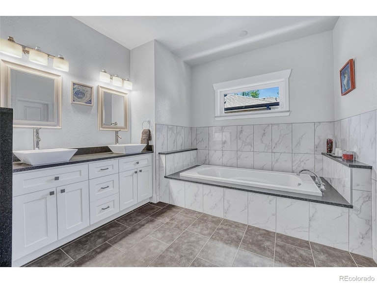 Photo 19 of 40 - 2039 S Gilpin St, Denver, CO 80210