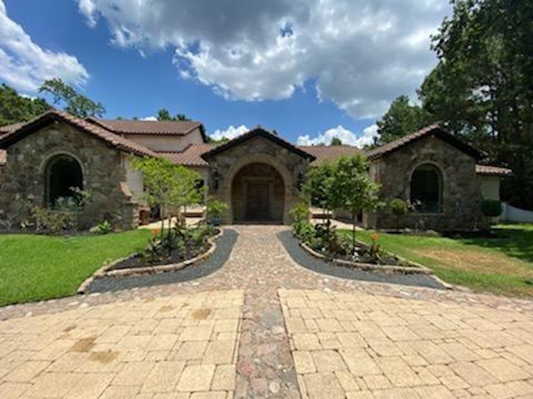 Photo 1 of 51 - 2426 Blue Lake Dr, Magnolia, TX 77354