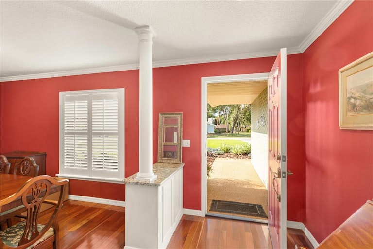 Photo 2 of 14 - 10035 Bunker Rd, Leesburg, FL 34788