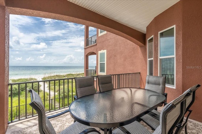 Photo 24 of 58 - 9548 W Gulf Blvd, Treasure Island, FL 33706