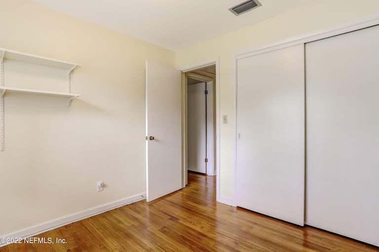 Photo 31 of 48 - 4070 Conga St, Jacksonville, FL 32217