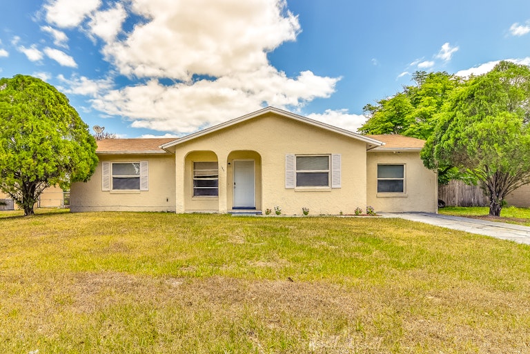 Photo 1 of 27 - 145 Mexicali Ave, Kissimmee, FL 34743