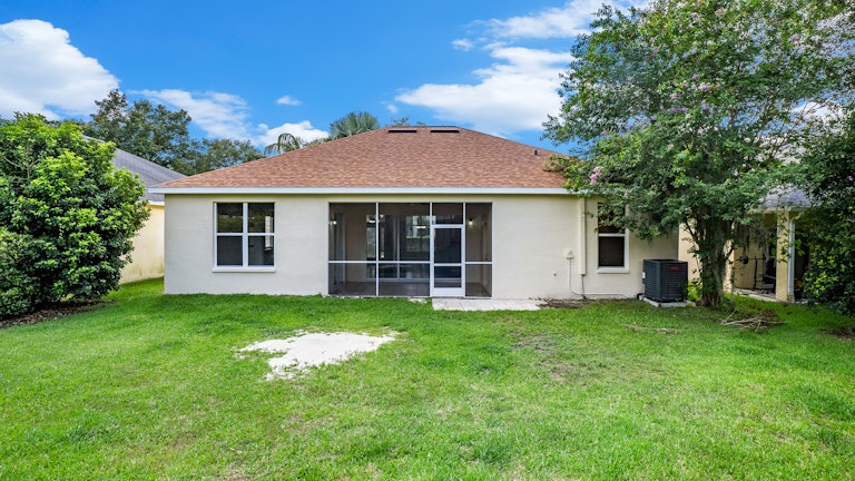 Photo 9 of 16 - 5904 Falconpark Ct, Lithia, FL 33547