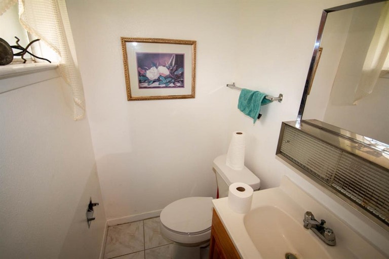 Photo 9 of 16 - 7730 Boggess Rd, Houston, TX 77016