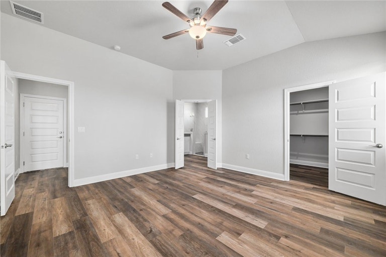 Photo 14 of 27 - 21802 McAllister Cir, Leander, TX 78645